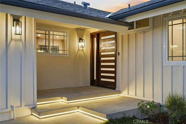 18912 Halsted Street, Northridge, CA 91324