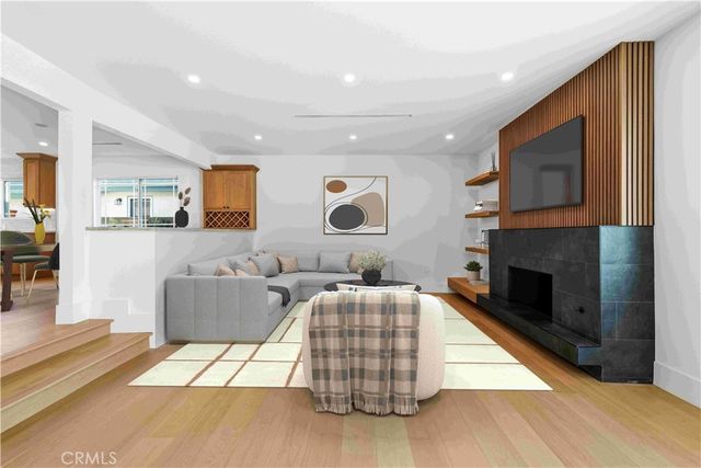 18912 Halsted Street, Northridge, CA 91324