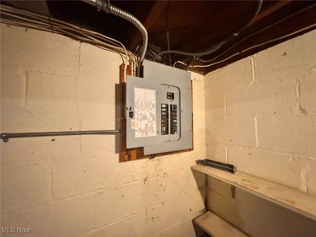 20612 Hillgrove Avenue, Maple Heights, OH 44137