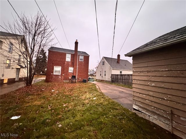 20612 Hillgrove Avenue, Maple Heights, OH 44137