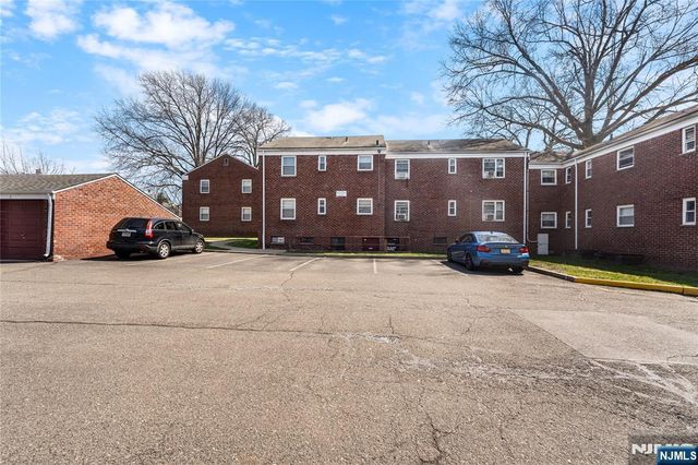 418 Esplanade 6, Hackensack, NJ 07601