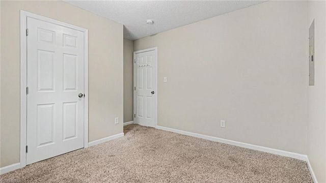 2 Leaf Ridge Court, Thomasville, NC 27360