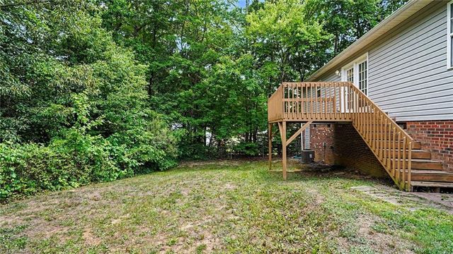 2 Leaf Ridge Court, Thomasville, NC 27360
