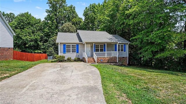 2 Leaf Ridge Court, Thomasville, NC 27360
