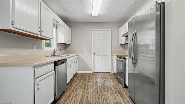 2 Leaf Ridge Court, Thomasville, NC 27360