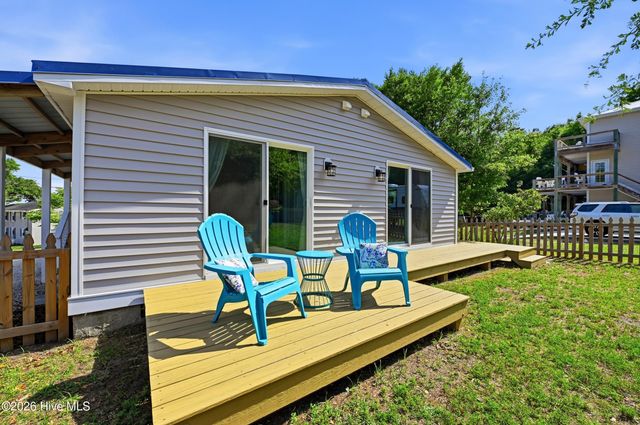 1510 Kings Landing Road, Hampstead, NC 28443