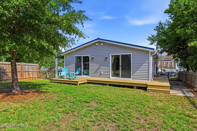 1510 Kings Landing Road, Hampstead, NC 28443