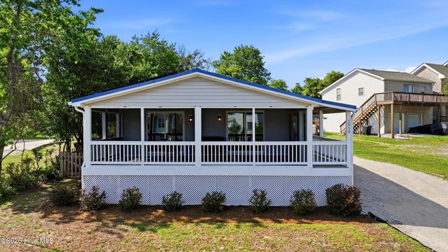 1510 Kings Landing Road, Hampstead, NC 28443