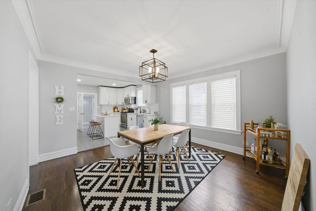 6126 W Roscoe Street, Chicago, IL 60634