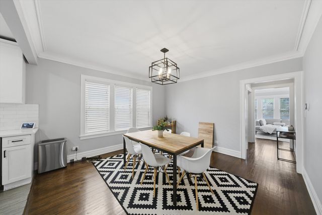 6126 W Roscoe Street, Chicago, IL 60634