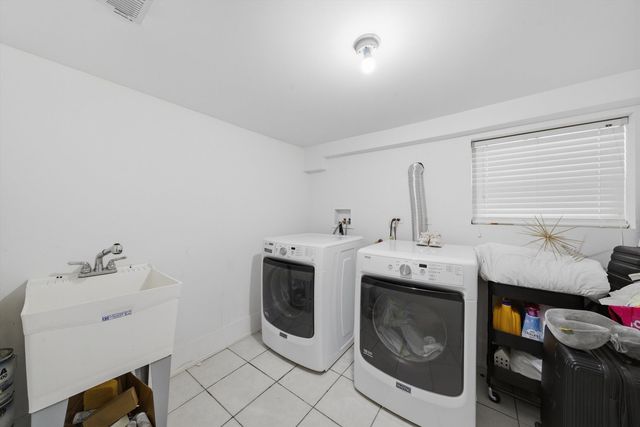 6126 W Roscoe Street, Chicago, IL 60634