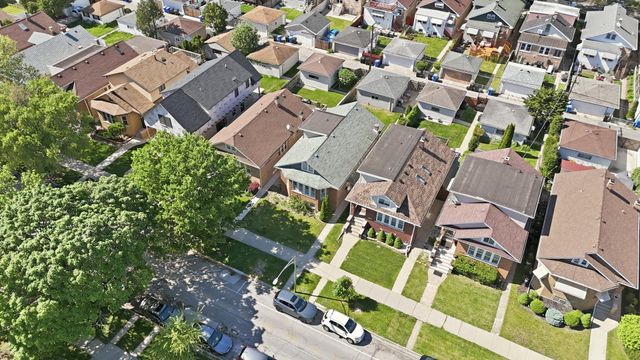 6126 W Roscoe Street, Chicago, IL 60634