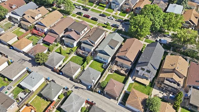6126 W Roscoe Street, Chicago, IL 60634