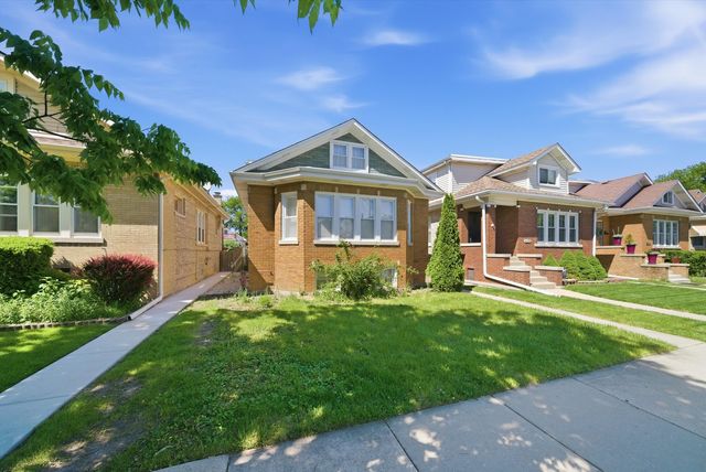 6126 W Roscoe Street, Chicago, IL 60634