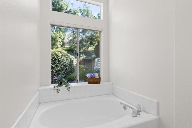 1158 Brioso Court, Vista, CA 92081