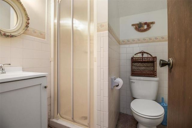 3908 Woodbury Street, Independence, MO 64055