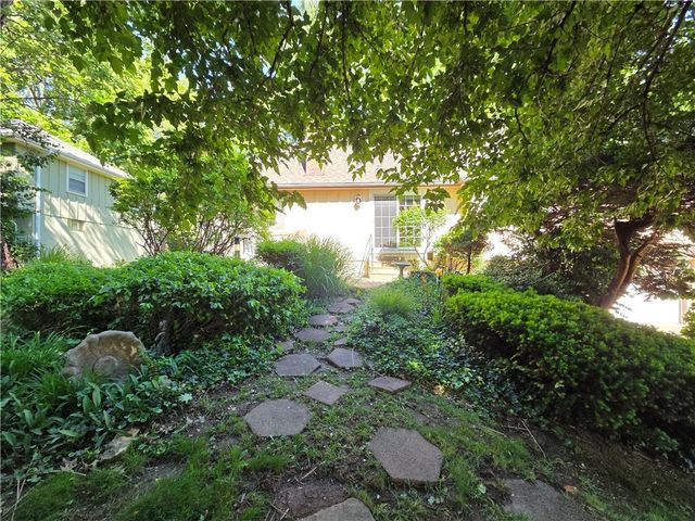 3908 Woodbury Street, Independence, MO 64055