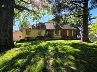 3908 Woodbury Street, Independence, MO 64055