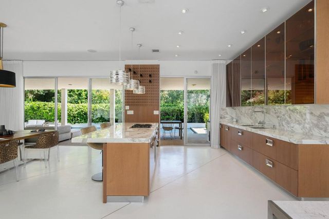 1030 San Rafael Lane, Pasadena, CA 91105