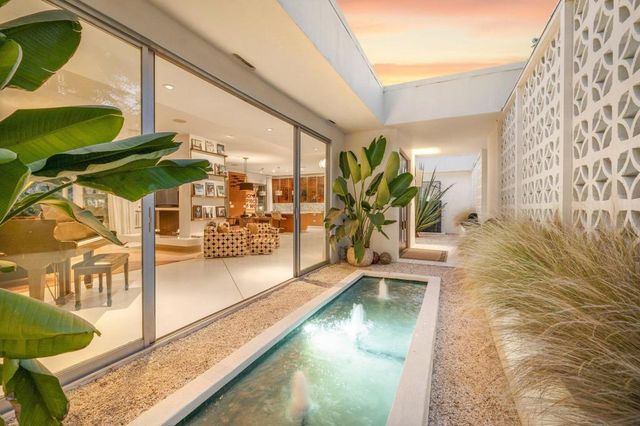 1030 San Rafael Lane, Pasadena, CA 91105