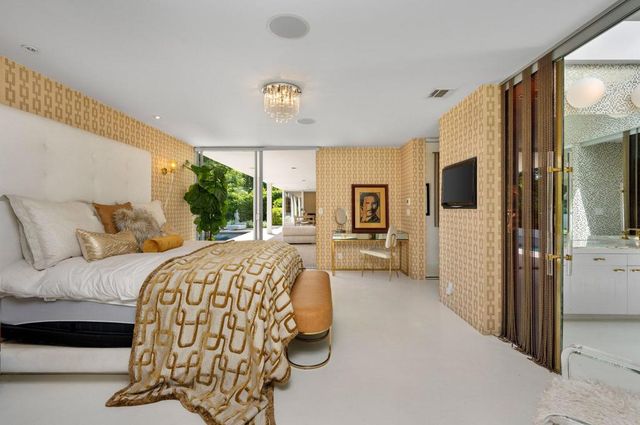 1030 San Rafael Lane, Pasadena, CA 91105