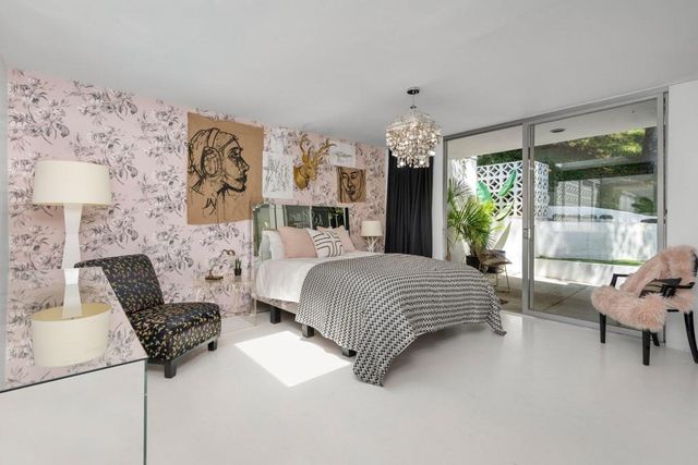 1030 San Rafael Lane, Pasadena, CA 91105