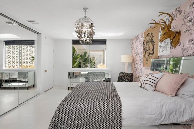 1030 San Rafael Lane, Pasadena, CA 91105
