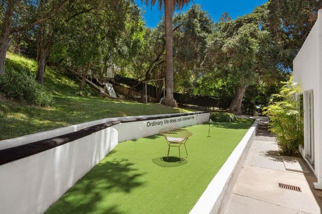 1030 San Rafael Lane, Pasadena, CA 91105