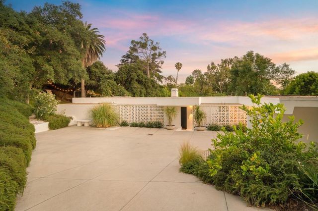 1030 San Rafael Lane, Pasadena, CA 91105