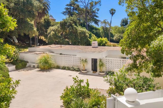 1030 San Rafael Lane, Pasadena, CA 91105