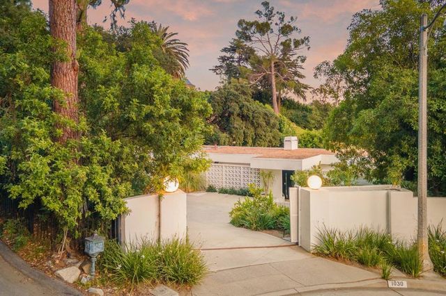 1030 San Rafael Lane, Pasadena, CA 91105