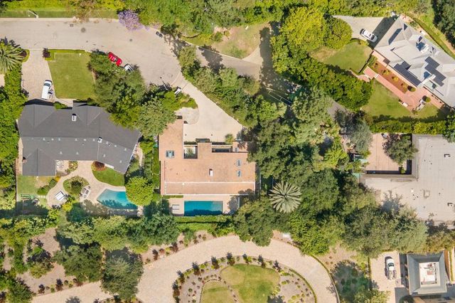1030 San Rafael Lane, Pasadena, CA 91105