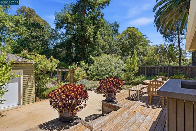 2024 Walnut Blvd, Walnut Creek, CA 94597
