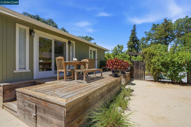 2024 Walnut Blvd, Walnut Creek, CA 94597