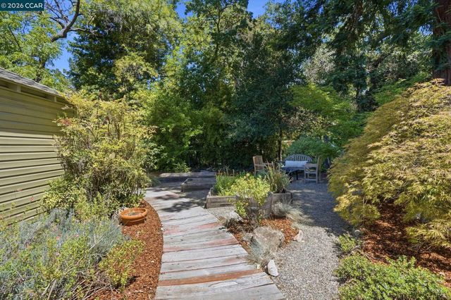 2024 Walnut Blvd, Walnut Creek, CA 94597
