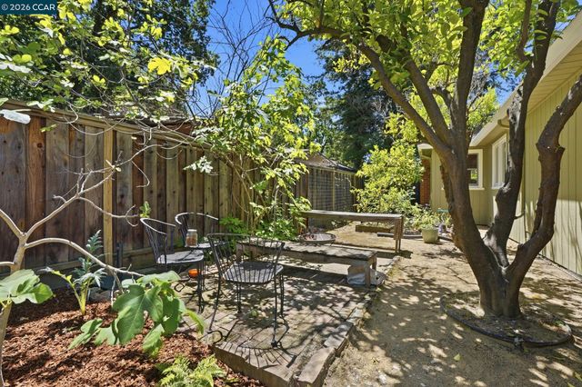 2024 Walnut Blvd, Walnut Creek, CA 94597