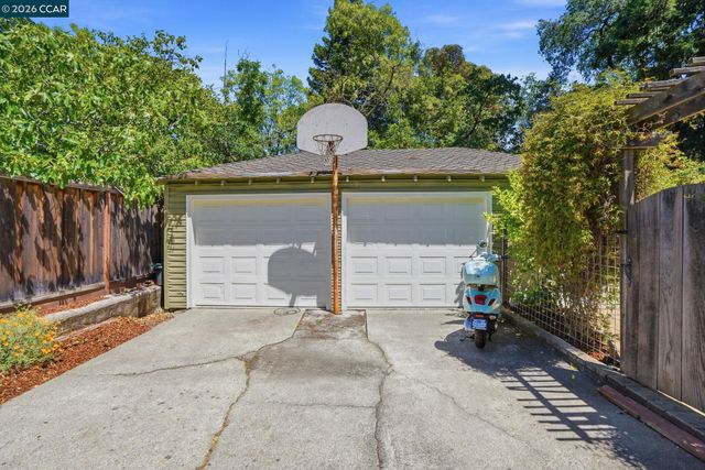 2024 Walnut Blvd, Walnut Creek, CA 94597