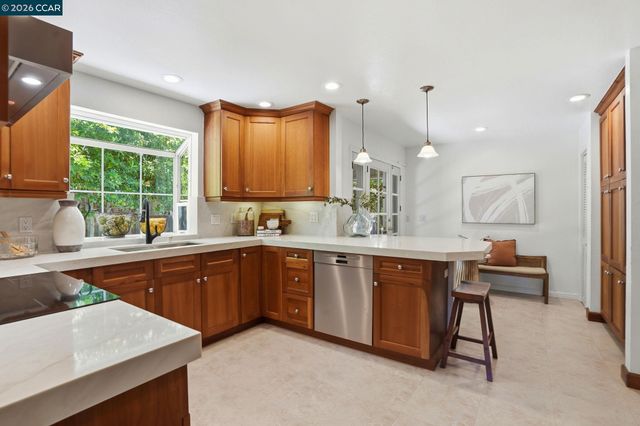 2024 Walnut Blvd, Walnut Creek, CA 94597