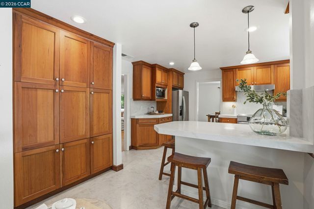 2024 Walnut Blvd, Walnut Creek, CA 94597