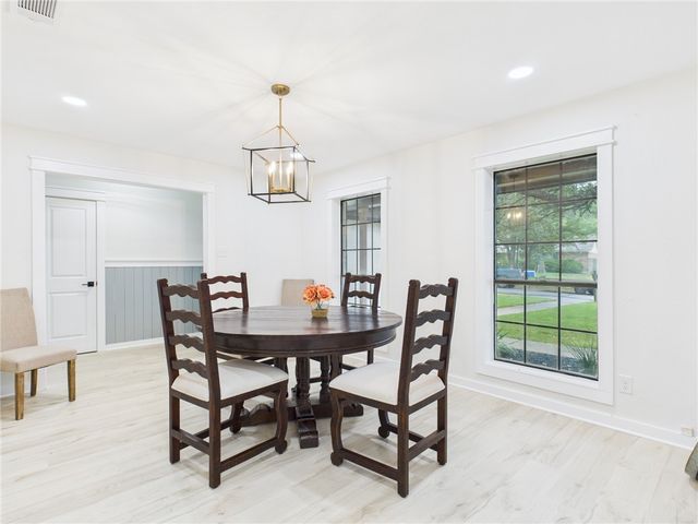 2514 Briarwood Circle, Bryan, TX 77802