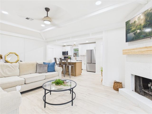 2514 Briarwood Circle, Bryan, TX 77802