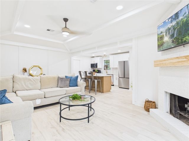 2514 Briarwood Circle, Bryan, TX 77802