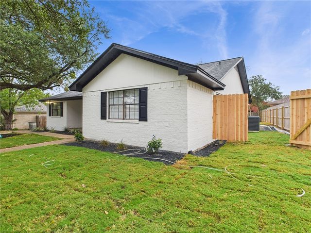 2514 Briarwood Circle, Bryan, TX 77802