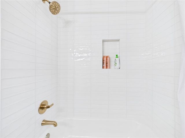 2514 Briarwood Circle, Bryan, TX 77802