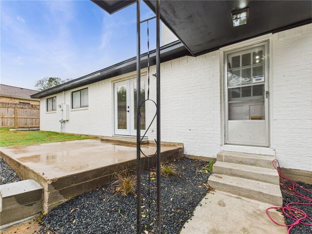 2514 Briarwood Circle, Bryan, TX 77802