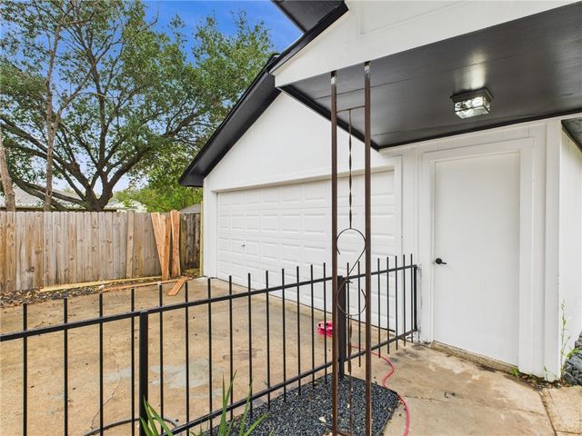2514 Briarwood Circle, Bryan, TX 77802