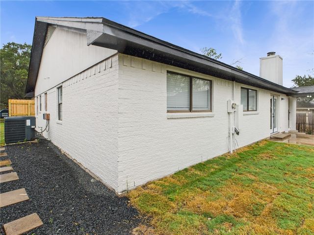 2514 Briarwood Circle, Bryan, TX 77802