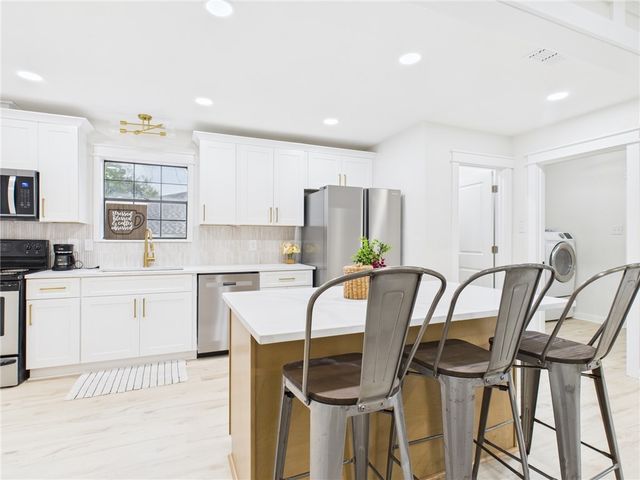 2514 Briarwood Circle, Bryan, TX 77802