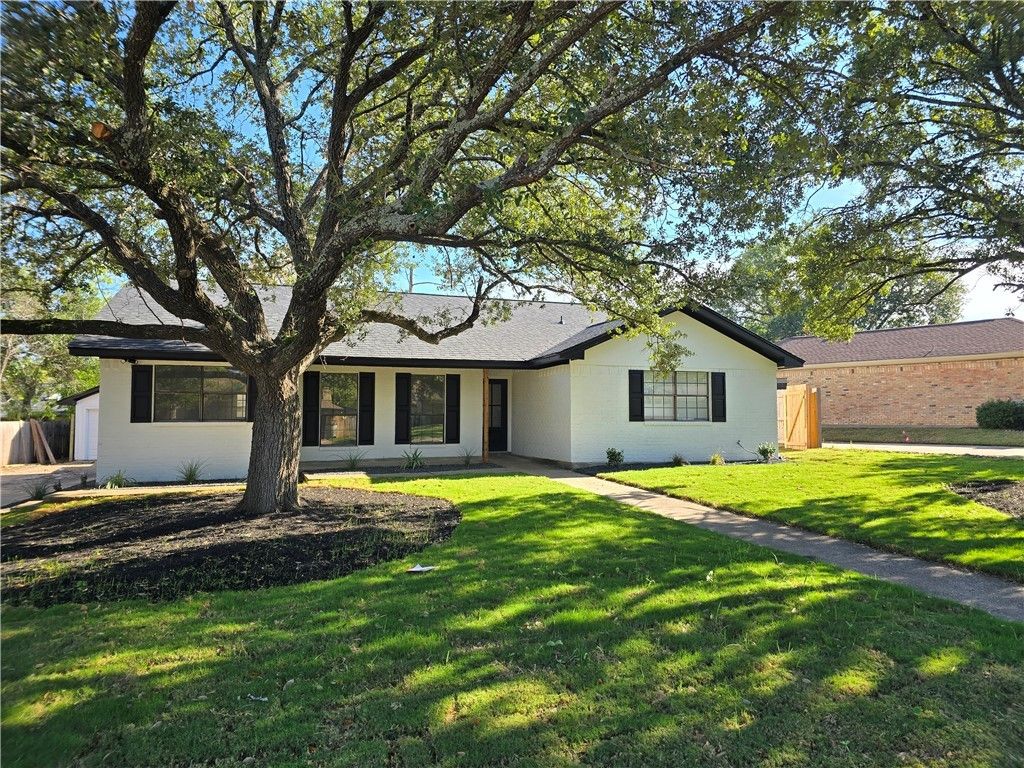 2514 Briarwood Circle, Bryan, TX 77802
