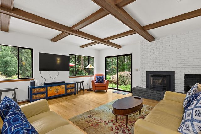 1650 Jonive Rd, Sebastopol, CA 95472